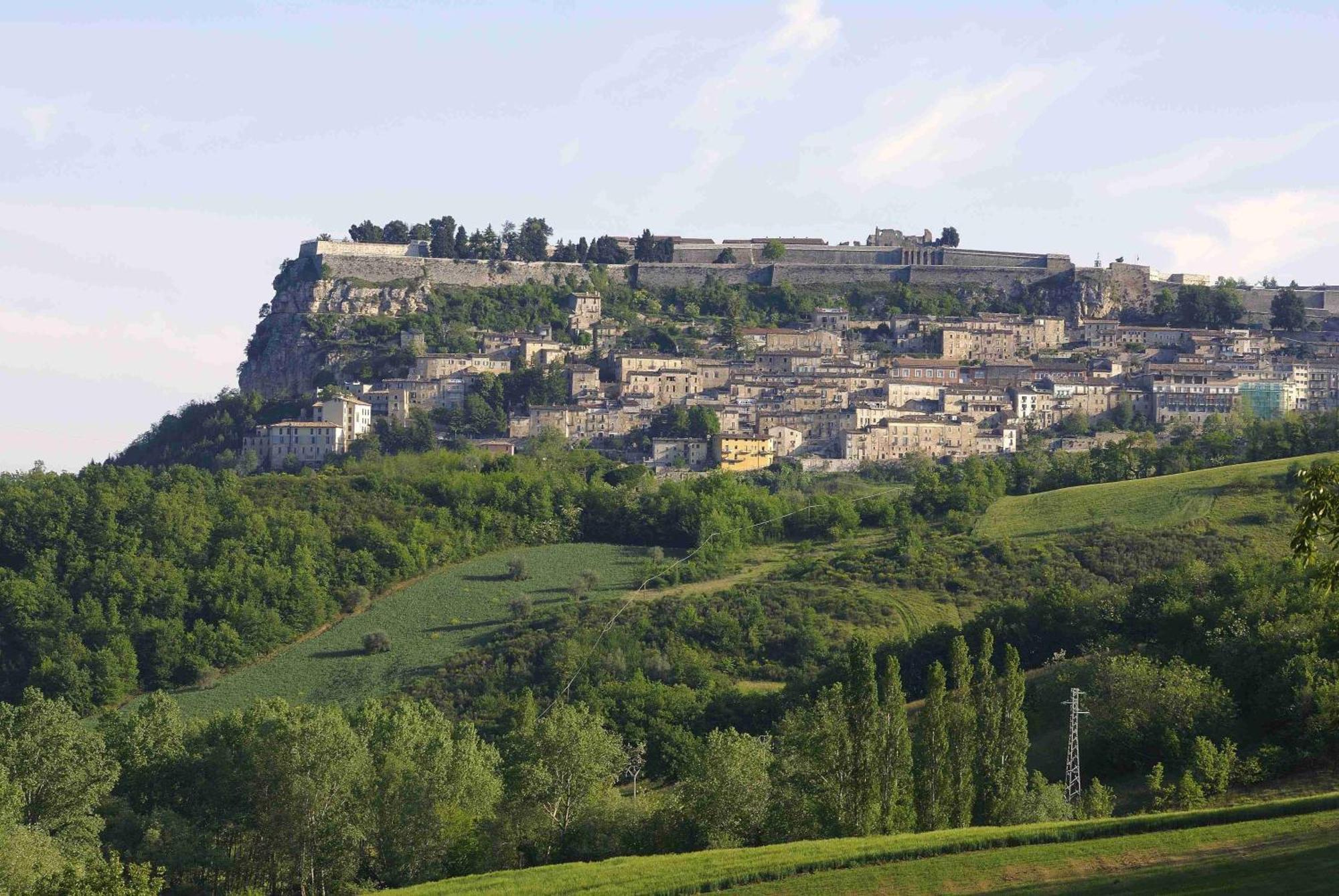 Zunica Ospitalita Dal 1880 Hotell Civitella Del Tronto Eksteriør bilde